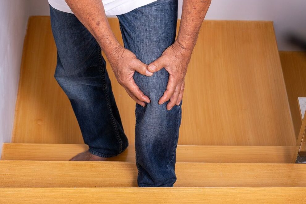 πόνος στο γόνατο όταν ανεβαίνετε τις σκάλες